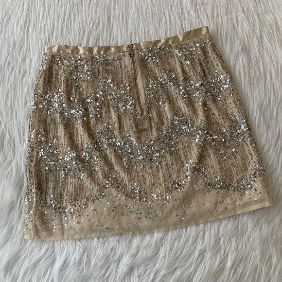 H&M Gold Sequin Mini Skirt - Picture 3 of 3
